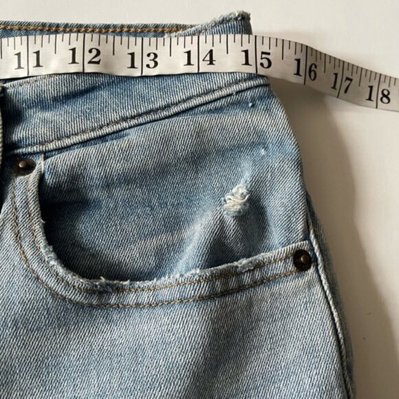 Abercrombie & Fitch curve love light wash distressed High Rise Mom Jeans 29 long - Picture 9 of 12